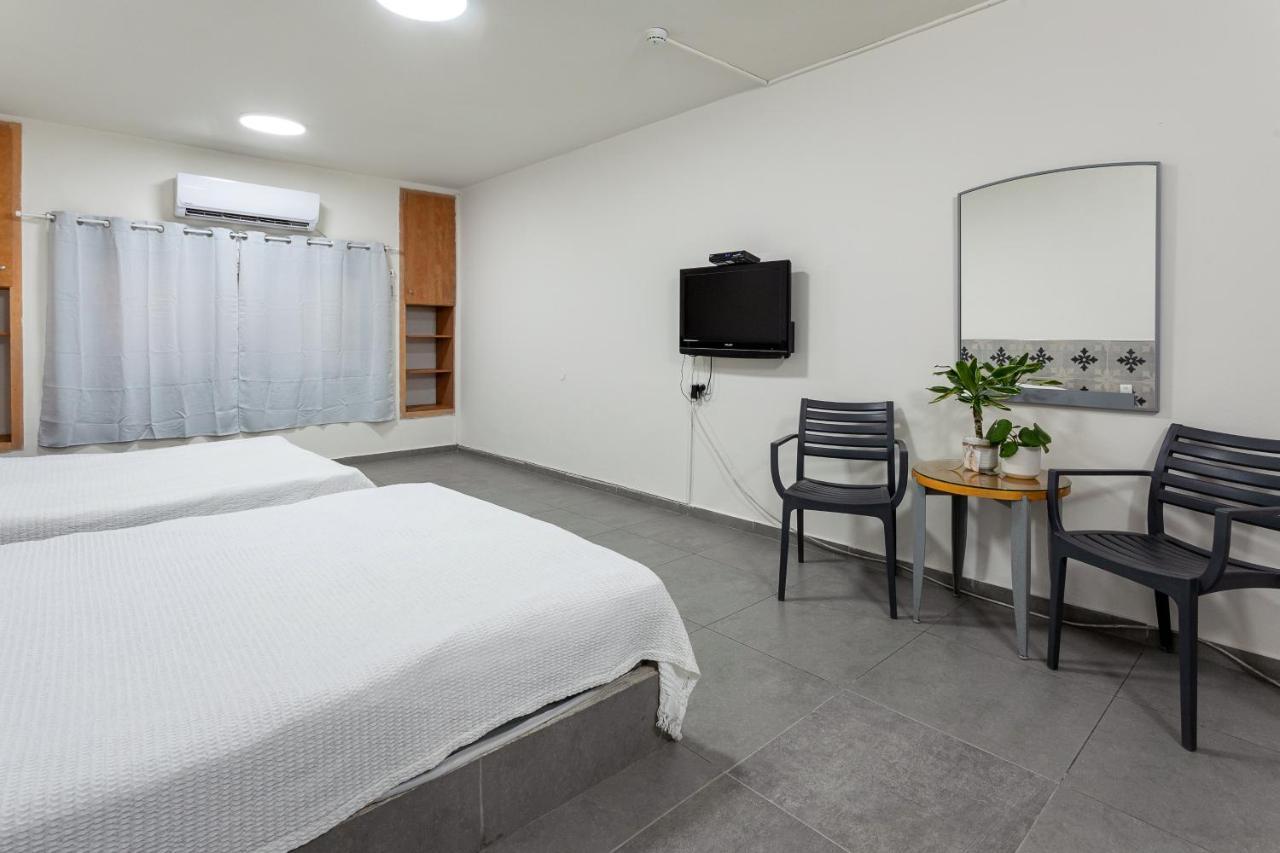 Little Prince Hostel-5 Min Walk To The Beach Eilat Bagian luar foto
