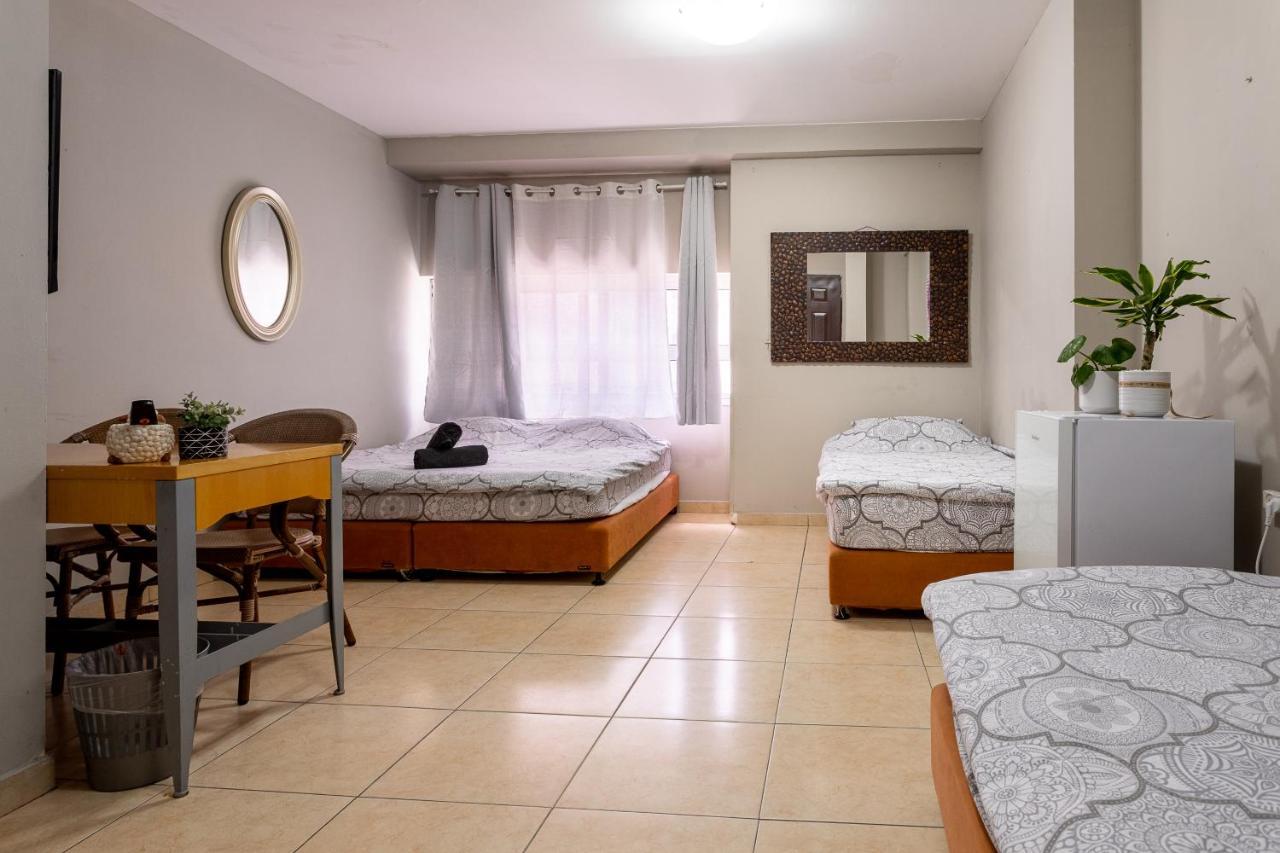 Little Prince Hostel-5 Min Walk To The Beach Eilat Bagian luar foto