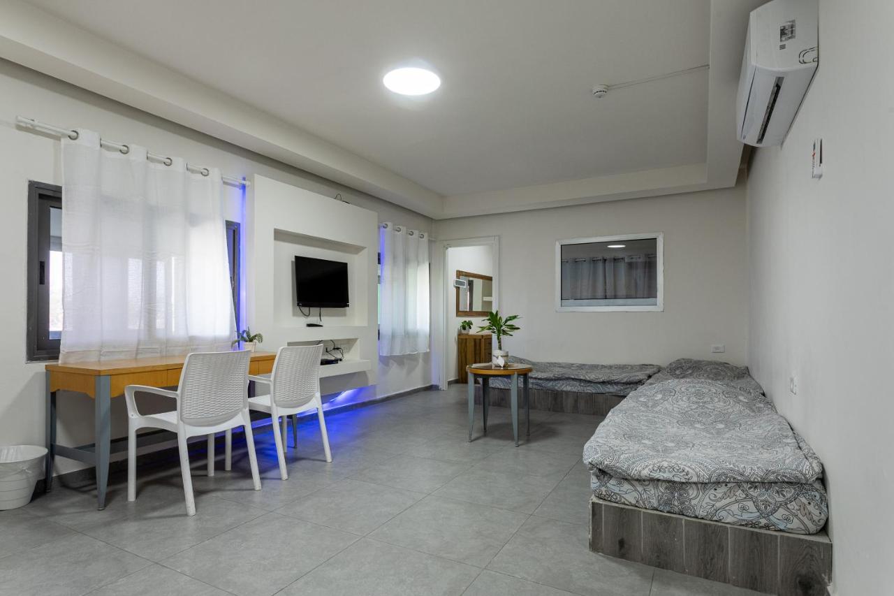 Little Prince Hostel-5 Min Walk To The Beach Eilat Bagian luar foto