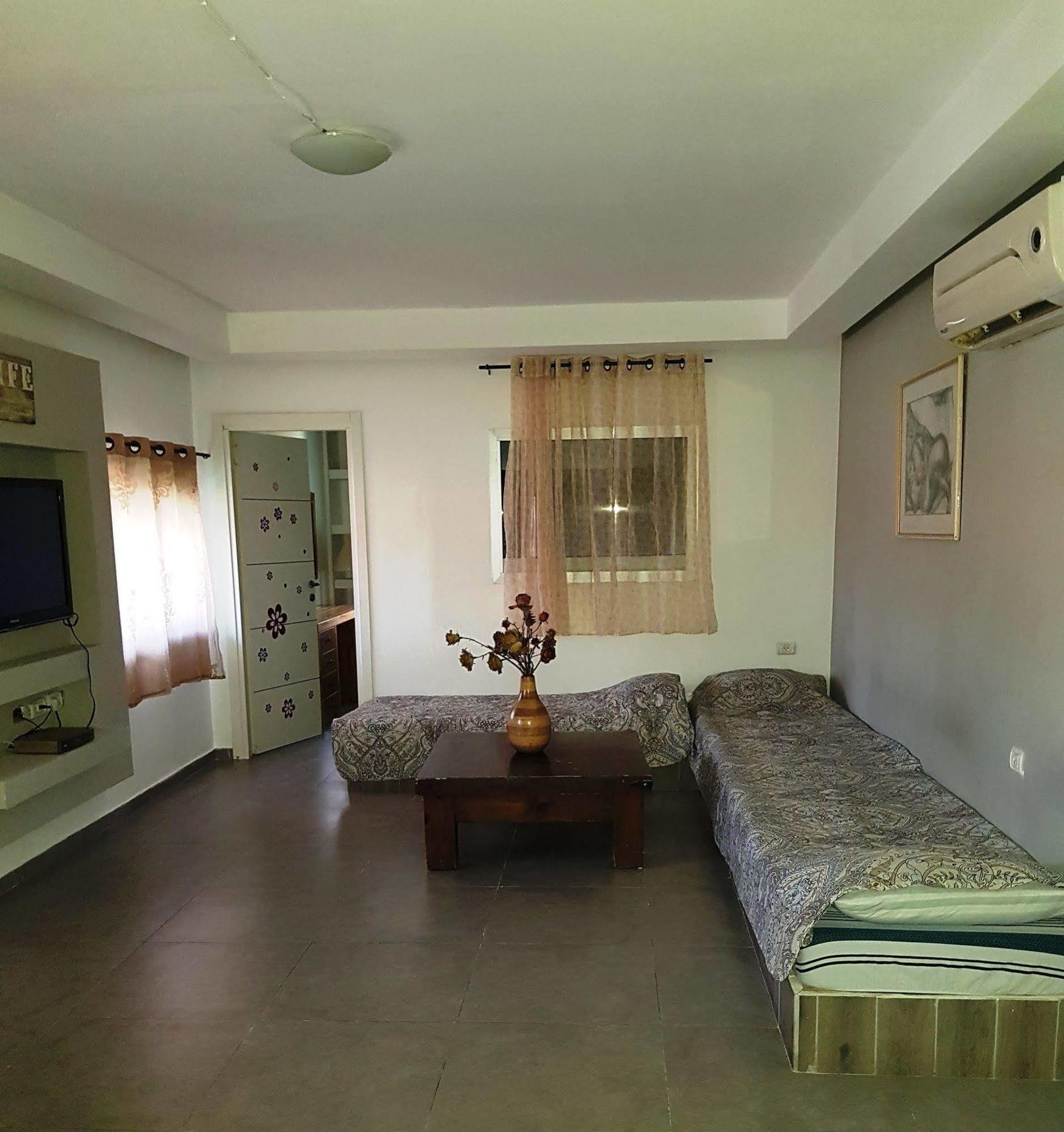 Little Prince Hostel-5 Min Walk To The Beach Eilat Bagian luar foto