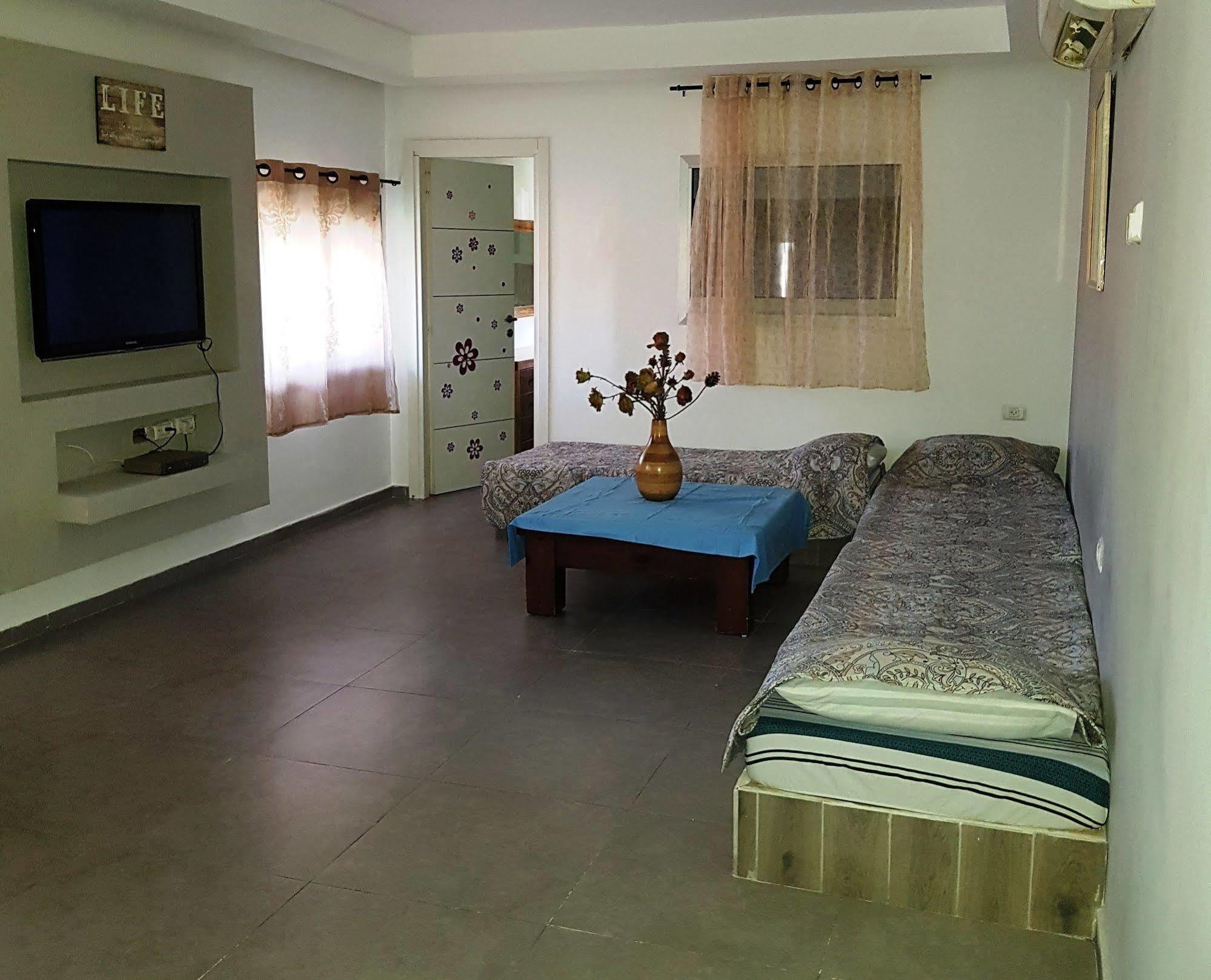 Little Prince Hostel-5 Min Walk To The Beach Eilat Bagian luar foto